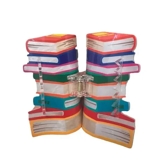 Book stack hair clip - Picture 2 of 8